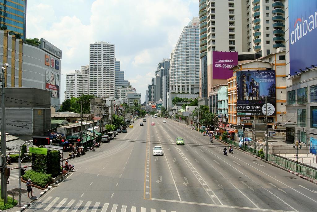 Liveitup Asok By D Varee Bangkok Exterior foto
